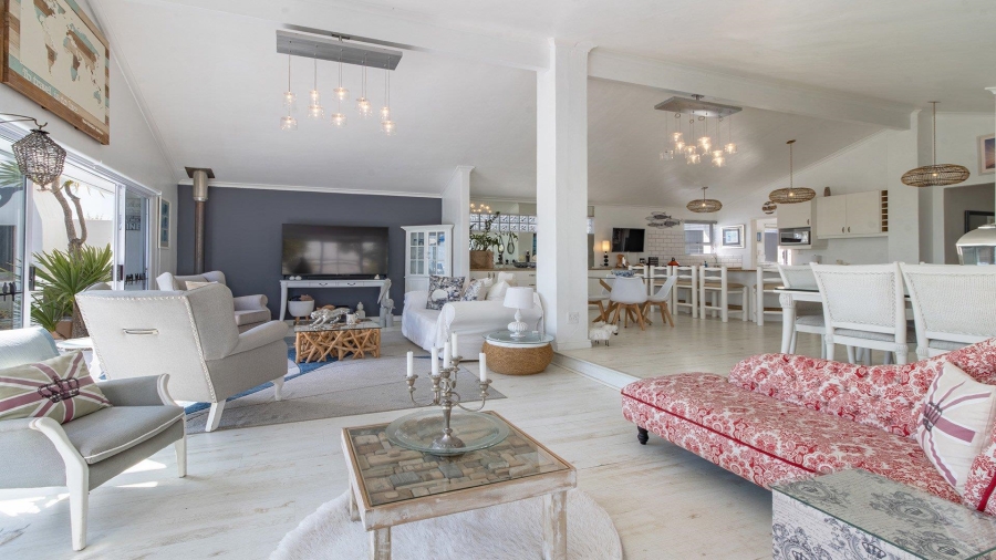 4 Bedroom Property for Sale in Grotto Bay Western Cape